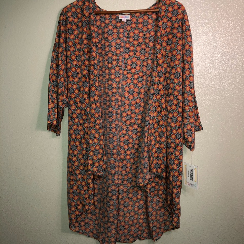 LULAROE’S “LINDSAY” Kimono NWT !!